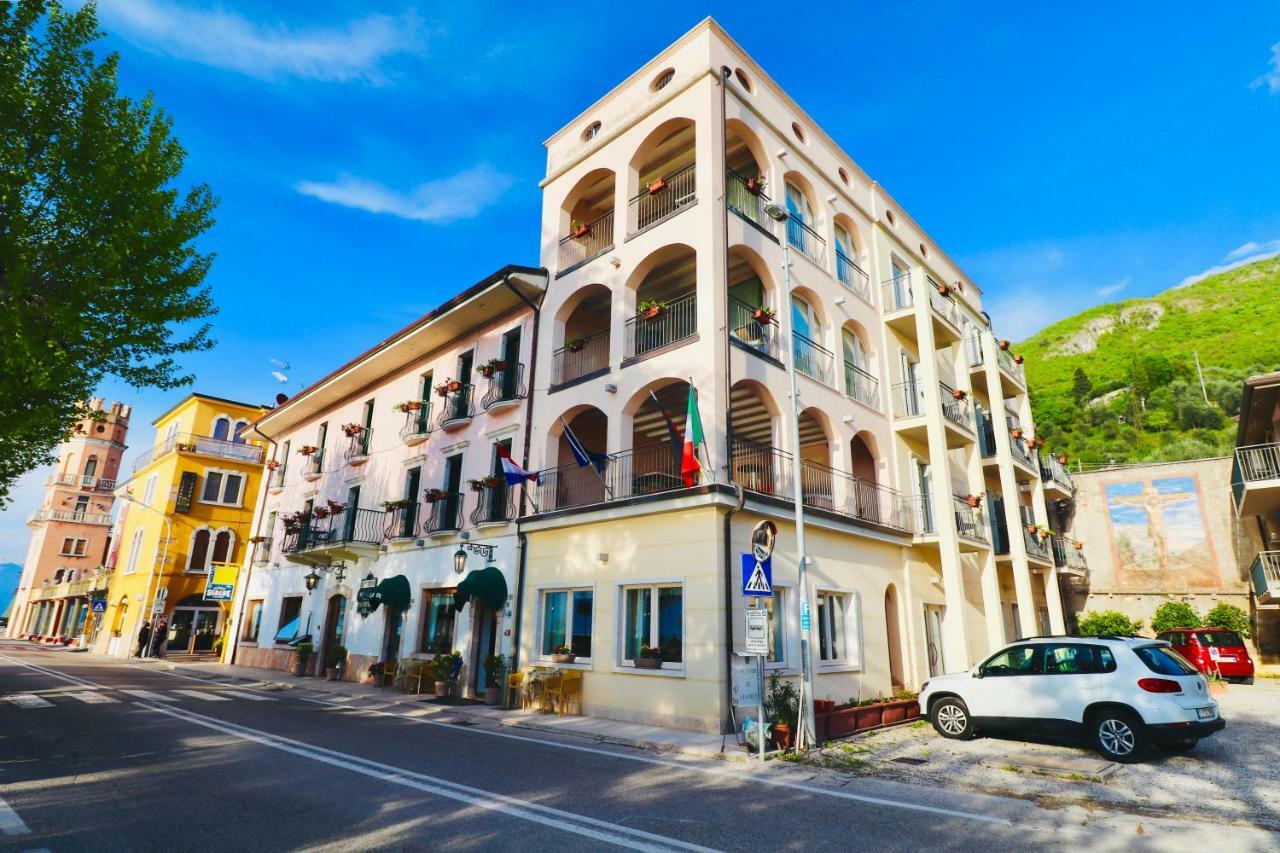 Hotel Pai Torri Del Benaco Exterior foto